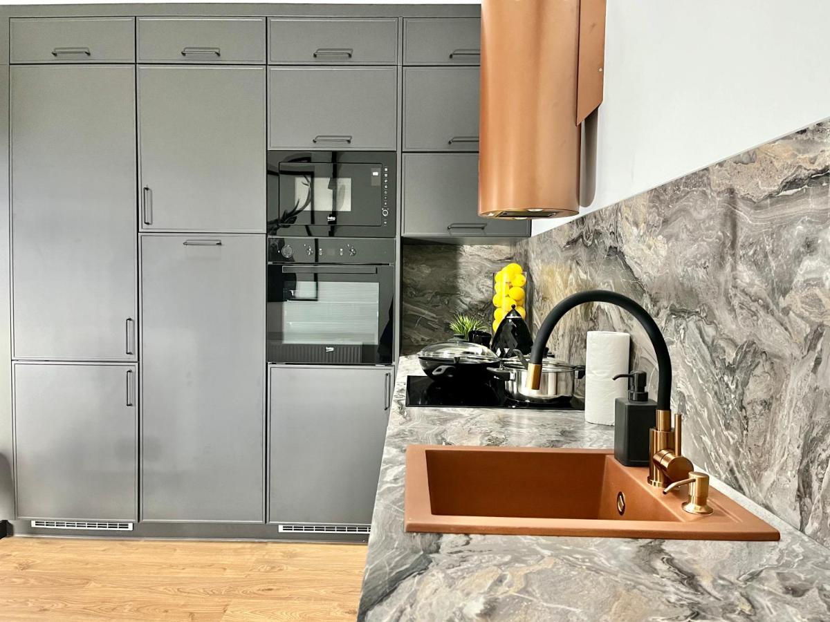 Apartamenty Maxa Czornyja Єленя-Ґура Екстер'єр фото